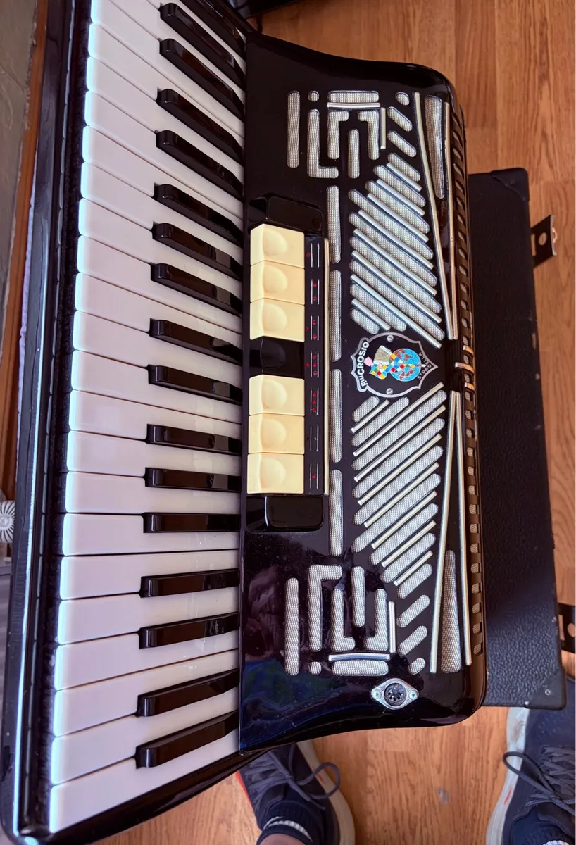 Fratelli Crosio Stradella Piano Accordion - Image 3