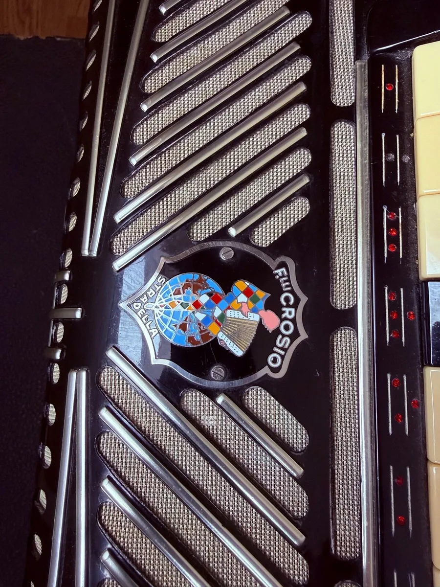Fratelli Crosio Stradella Piano Accordion - Image 4