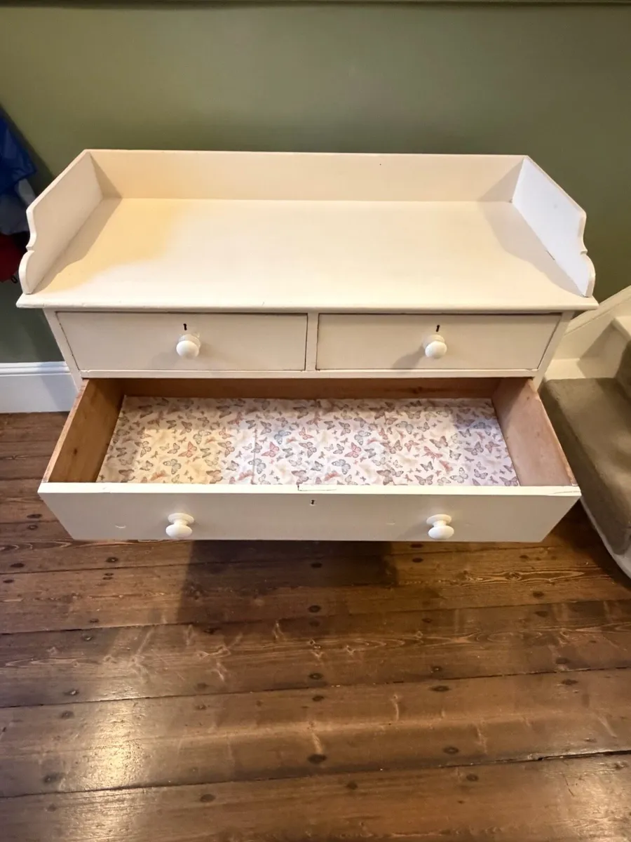 Vintage wooden changing table - Image 2
