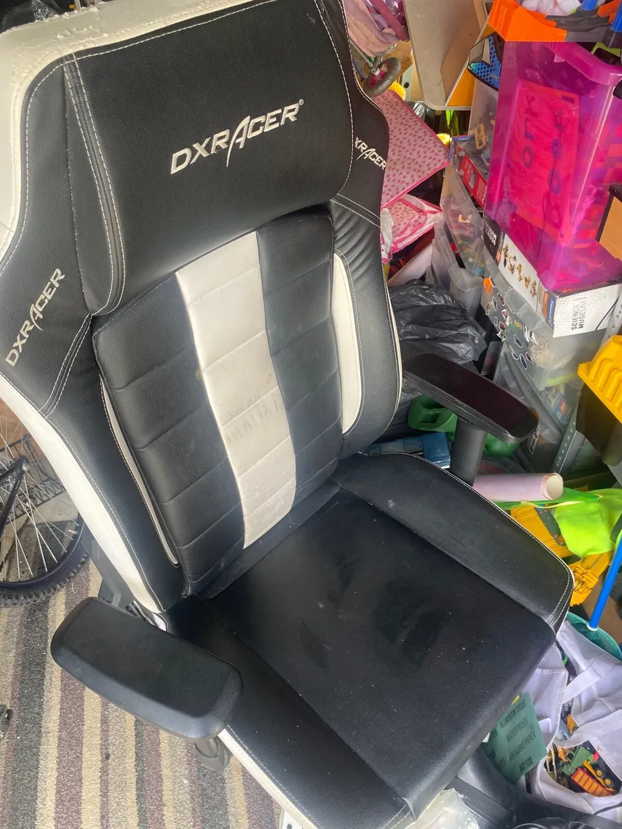 Gaming chair - Image 1