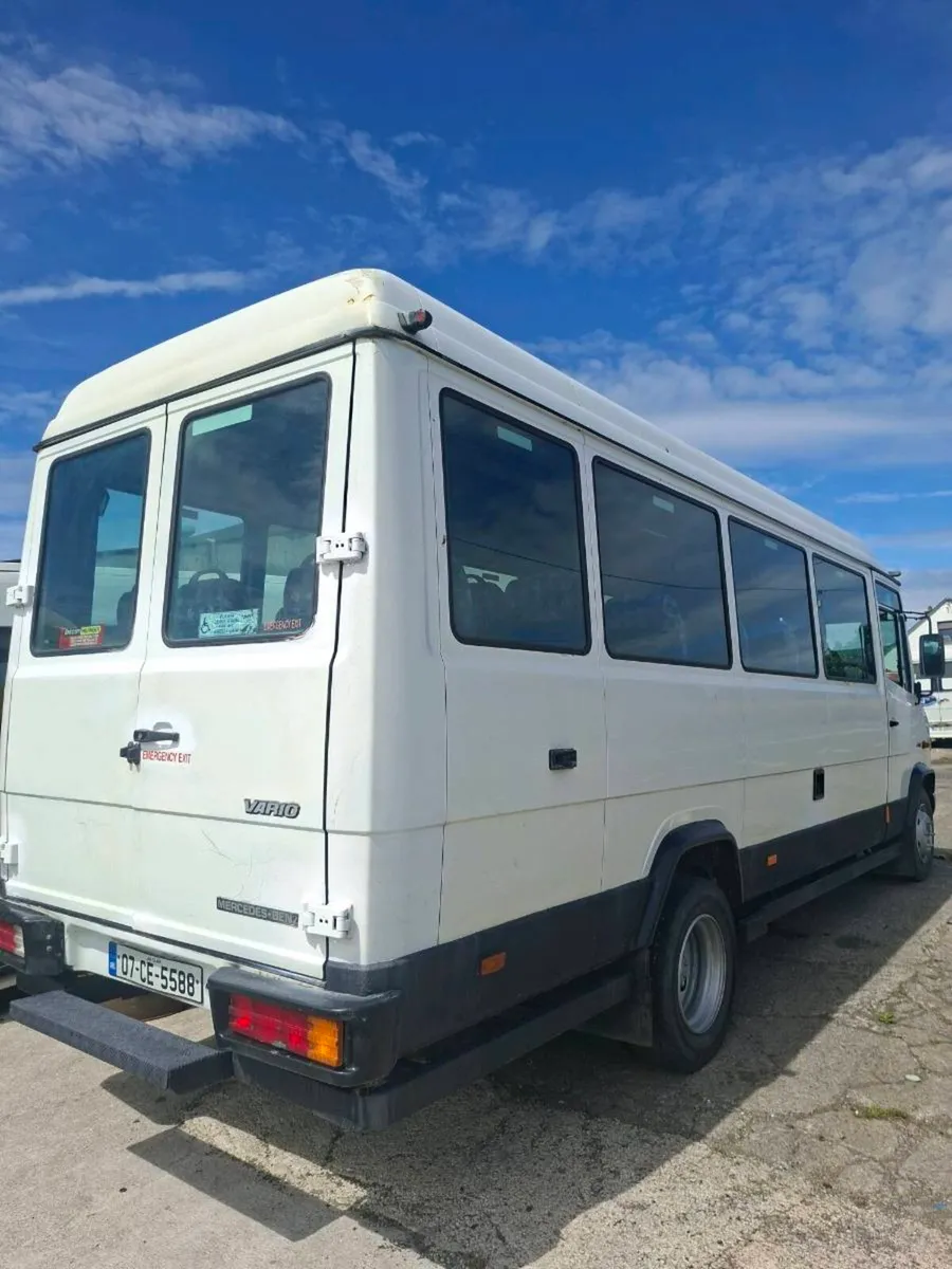 Mercedes various 813 - Image 2