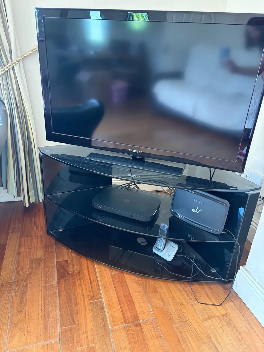 TV & Stand