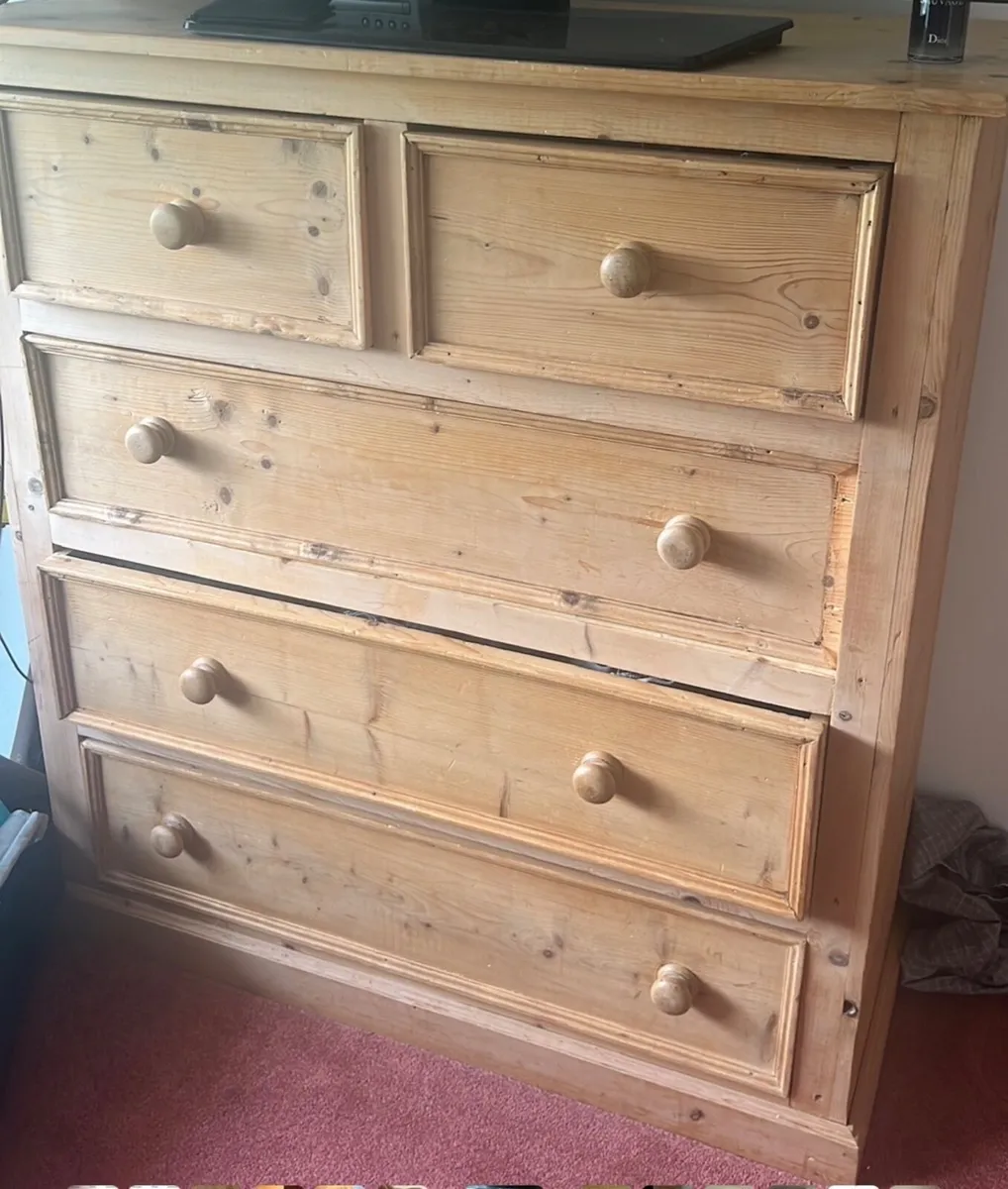 Chest of Drawers in Solid Wood - Image 1