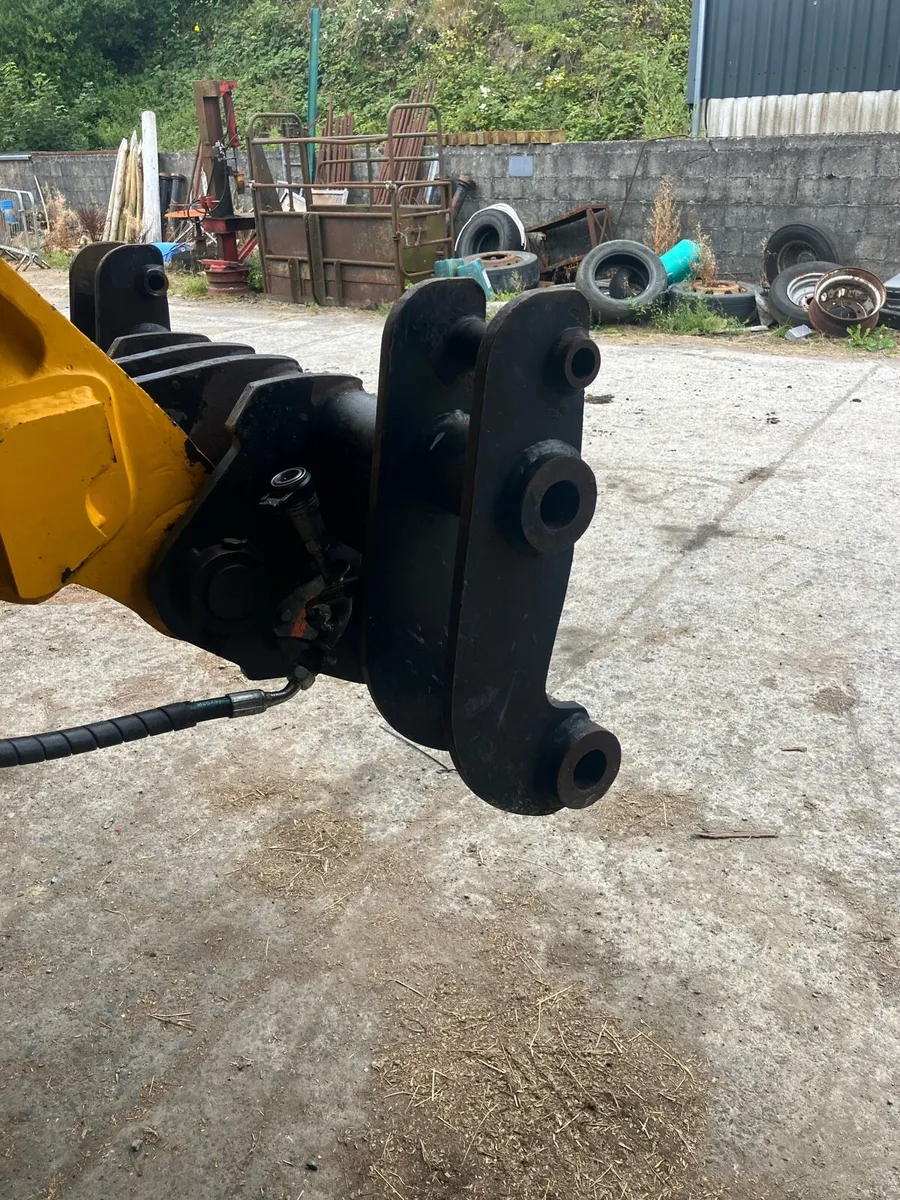 Euro headstock for jcb Tm220 - Image 4
