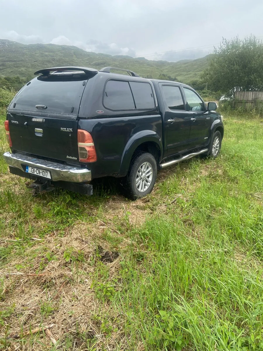 Toyota hilux 3.0 invincible - Image 2