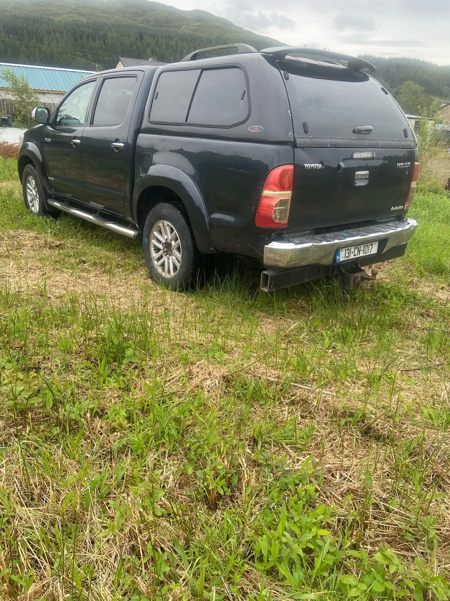Toyota hilux 3.0 invincible - Image 4