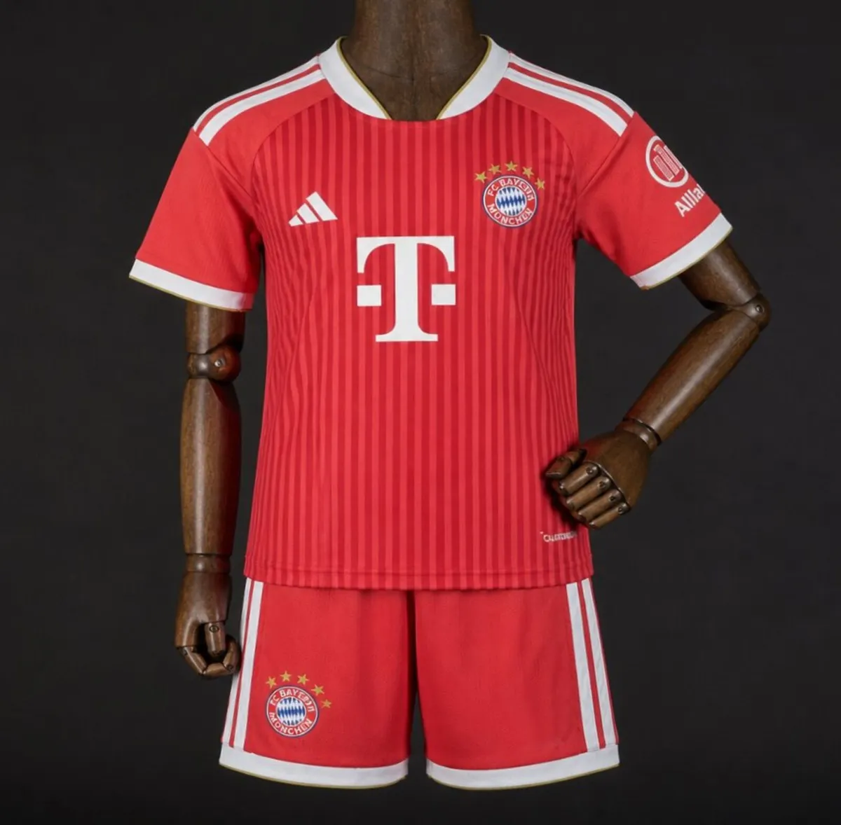 Bayern Munich kids kit - Image 1
