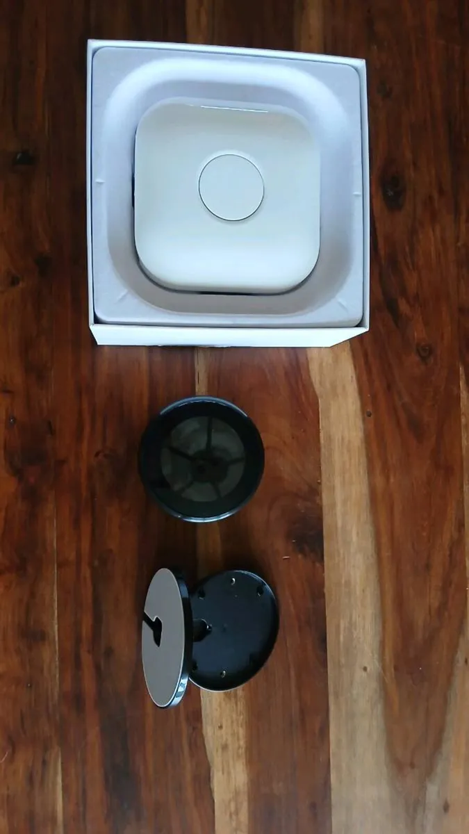 Google Nest Thermostat 3rd Generation with stand - Image 3