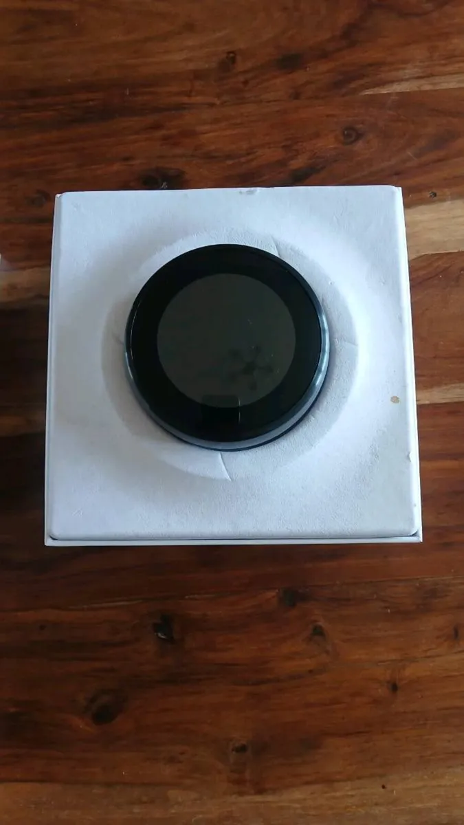 Google Nest Thermostat 3rd Generation with stand - Image 2