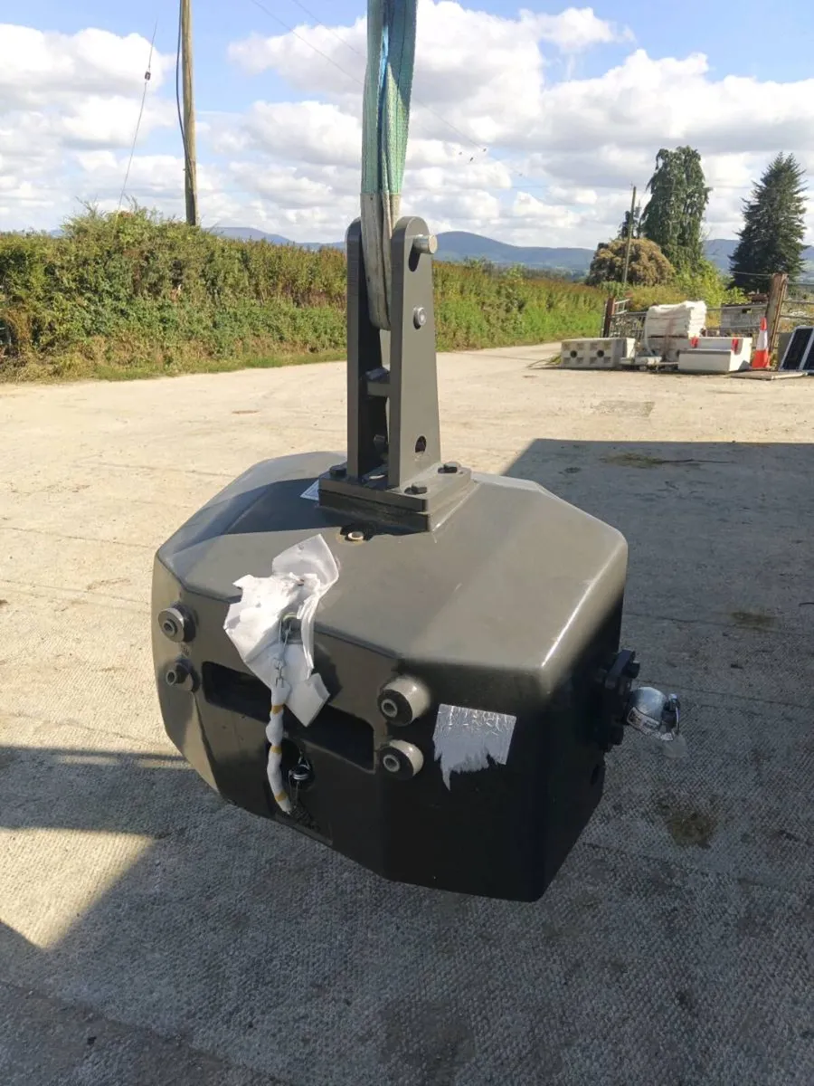 Front weight - Image 1