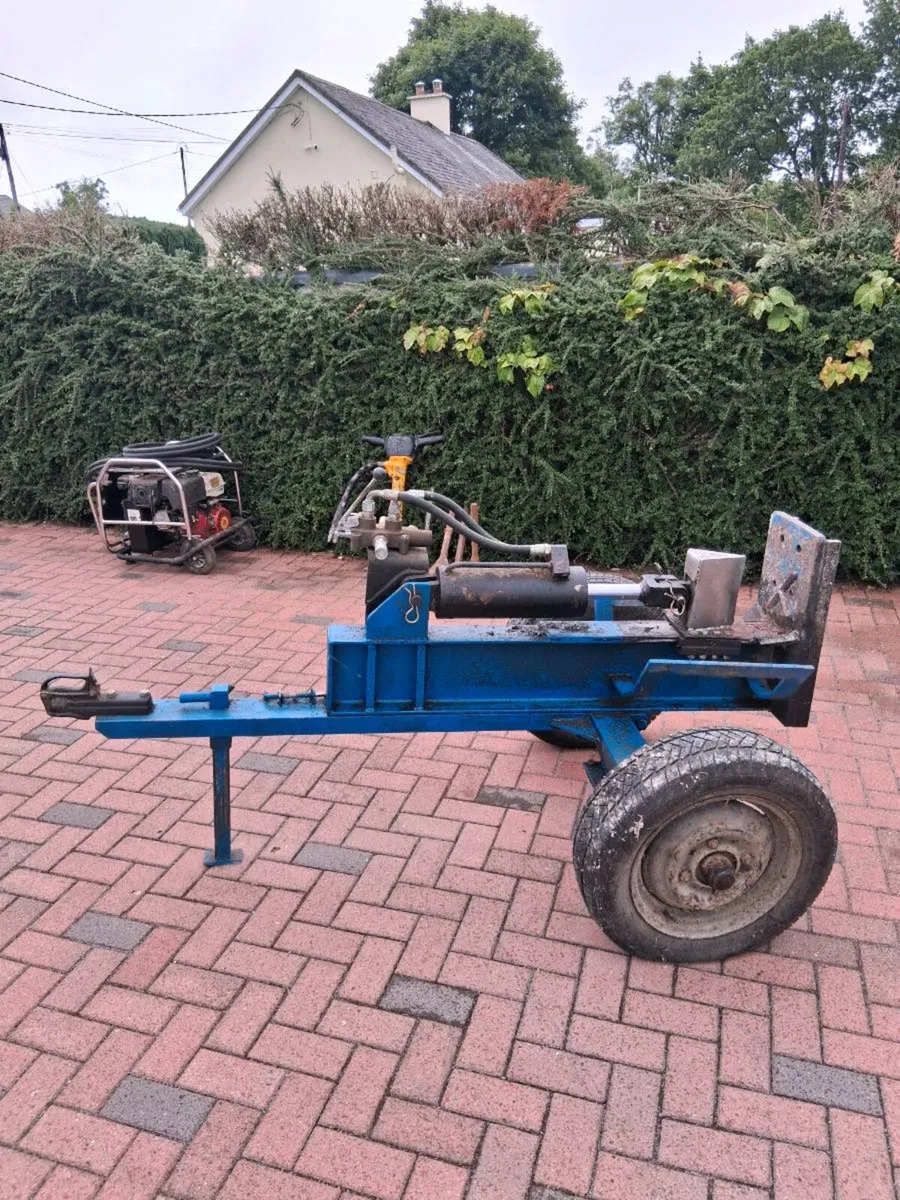 Log splitter + JCB Power pack & JCB Breaker &Tools - Image 1