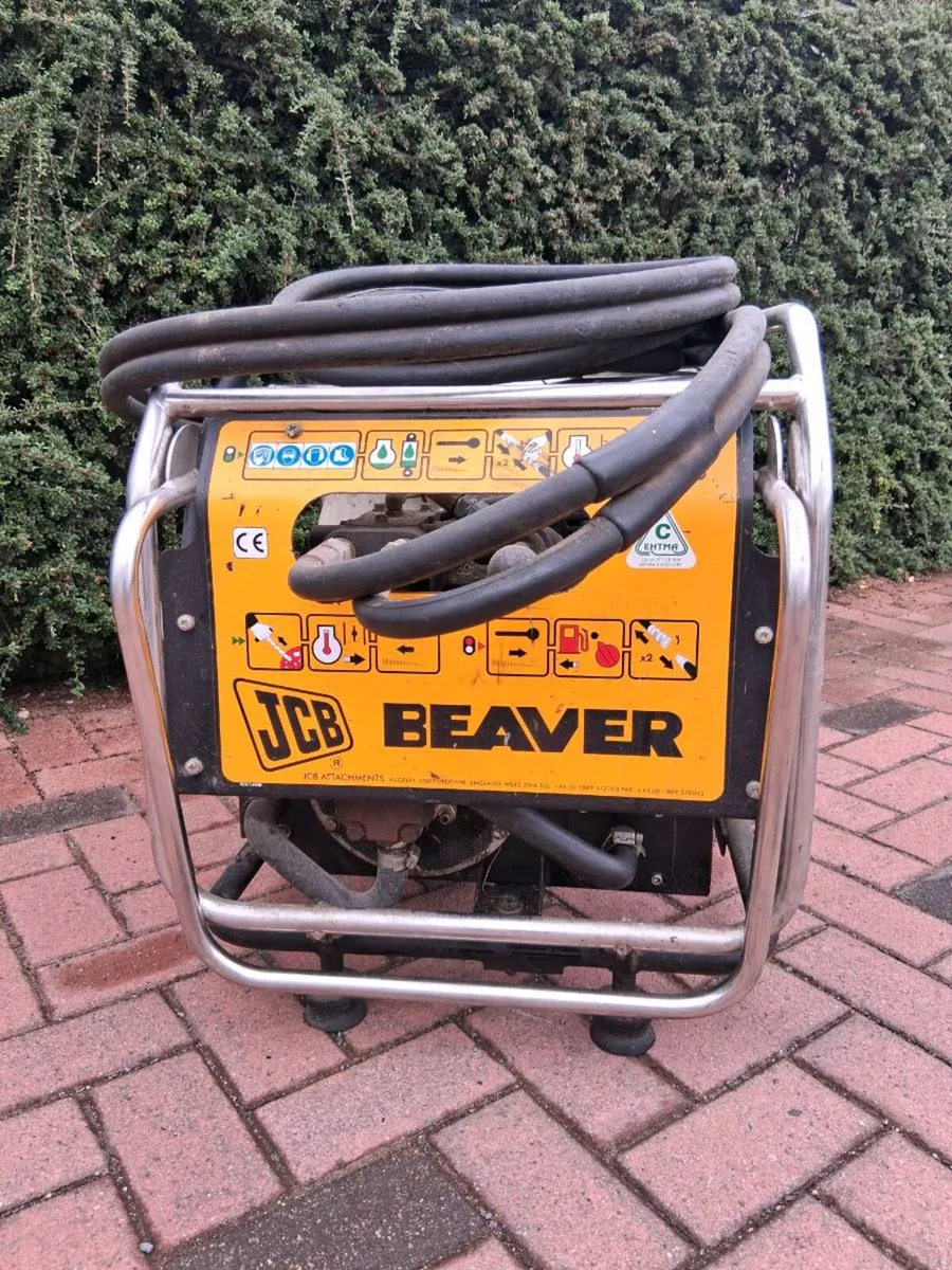 Log splitter + JCB Power pack & JCB Breaker &Tools - Image 2