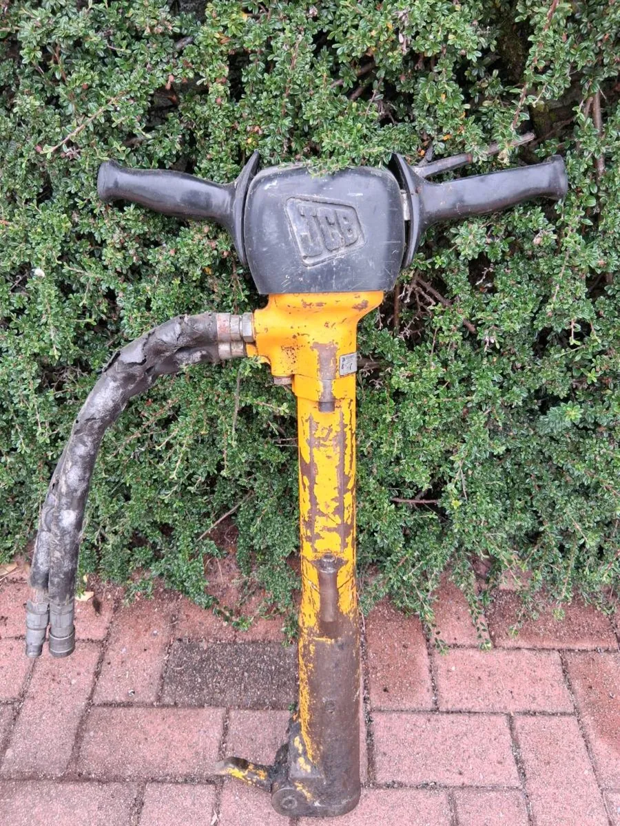 Log splitter + JCB Power pack & JCB Breaker &Tools - Image 4