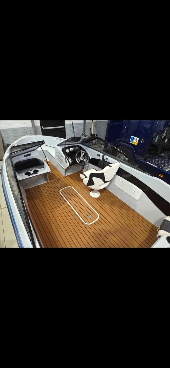 Bayliner capri 1850 115hp  stroke - Image 4