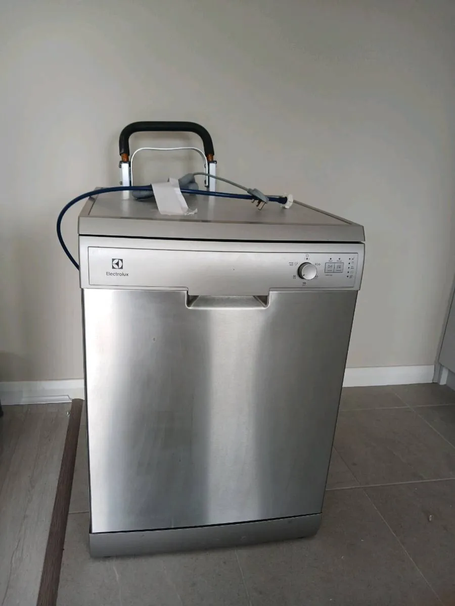 Built-in dishwasher - Image 2