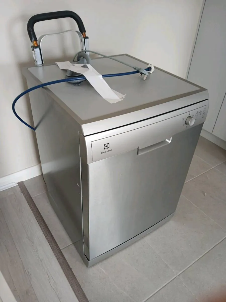 Built-in dishwasher - Image 4