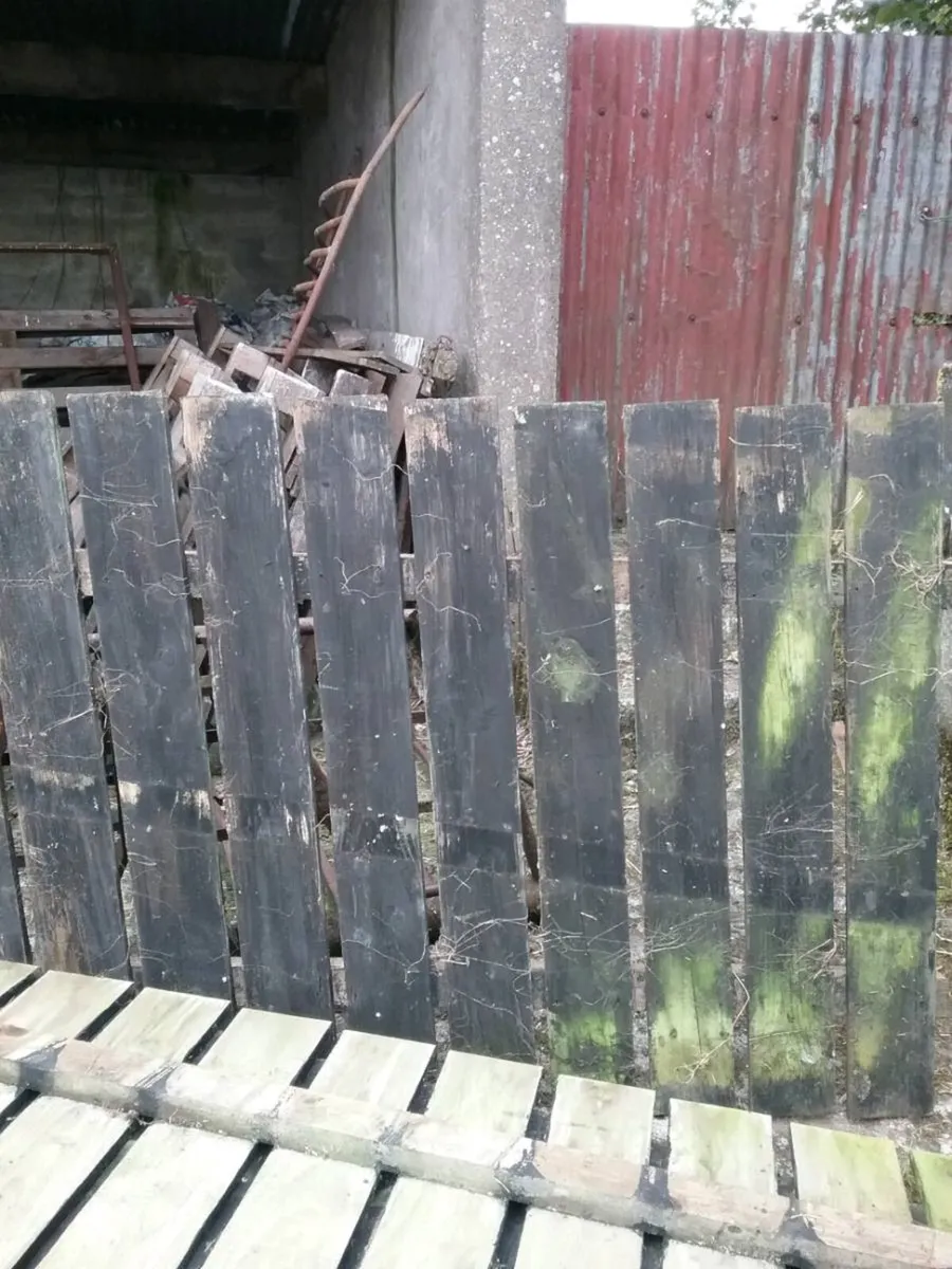Wooden fence - Image 1