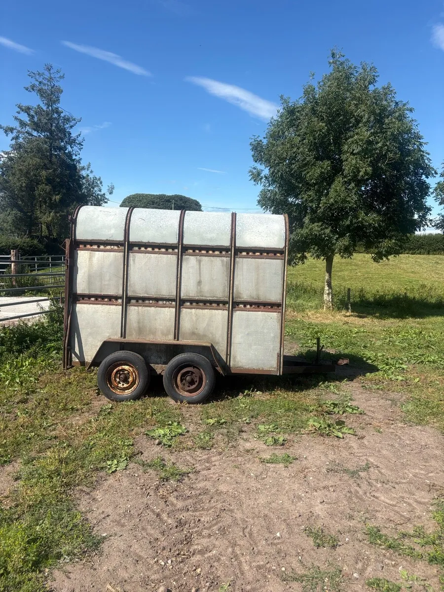 Cattle trailer - Image 1
