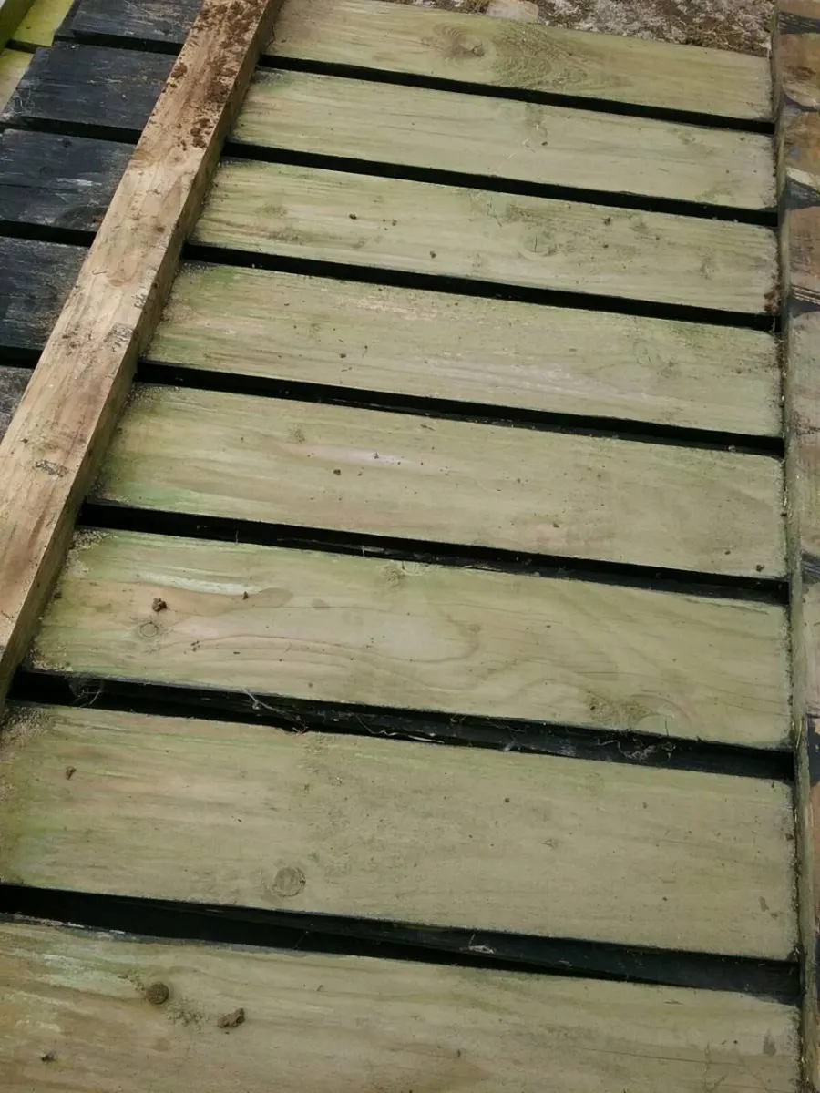 Wooden fence - Image 2