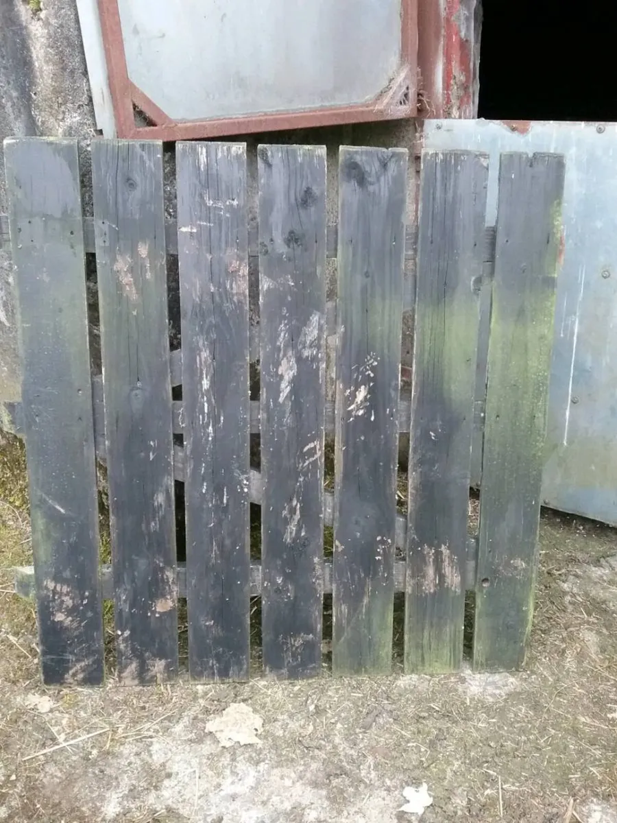 Wooden fence - Image 3