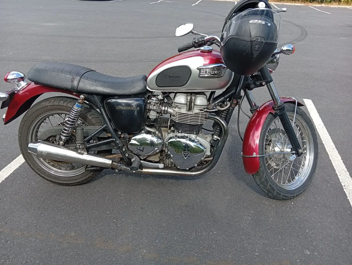 Triumph Bonneville 2003 - Image 1