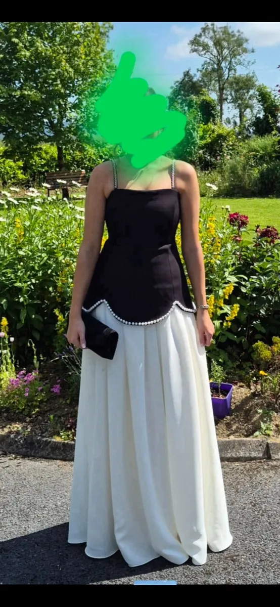 Debs Dress Club L London - Image 1