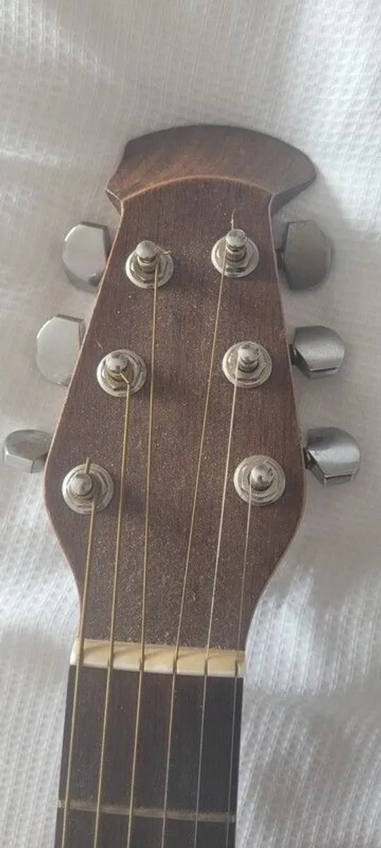 guitar - Image 3