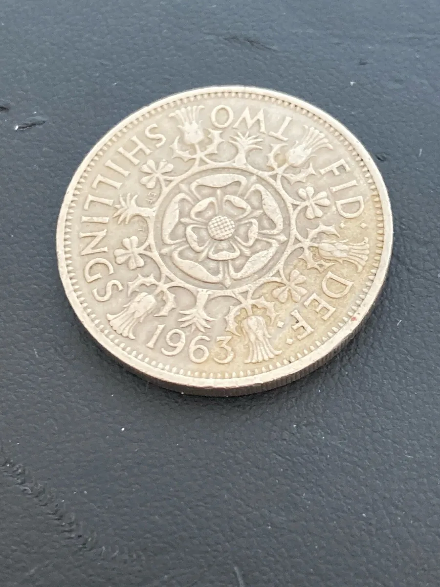 1963 2 shillings coin - Image 2