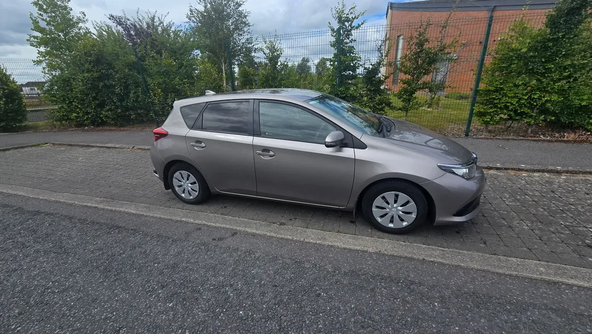 2016 Toyota Auris VAN 1.4 D4D - NEW DOE & TAX - Image 1