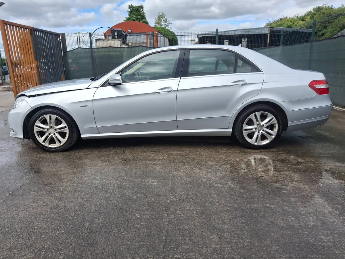 2012 Mercedes E220 CDI   Automatic - Image 2