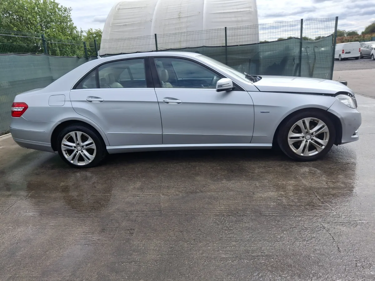 2012 Mercedes E220 CDI   Automatic - Image 4