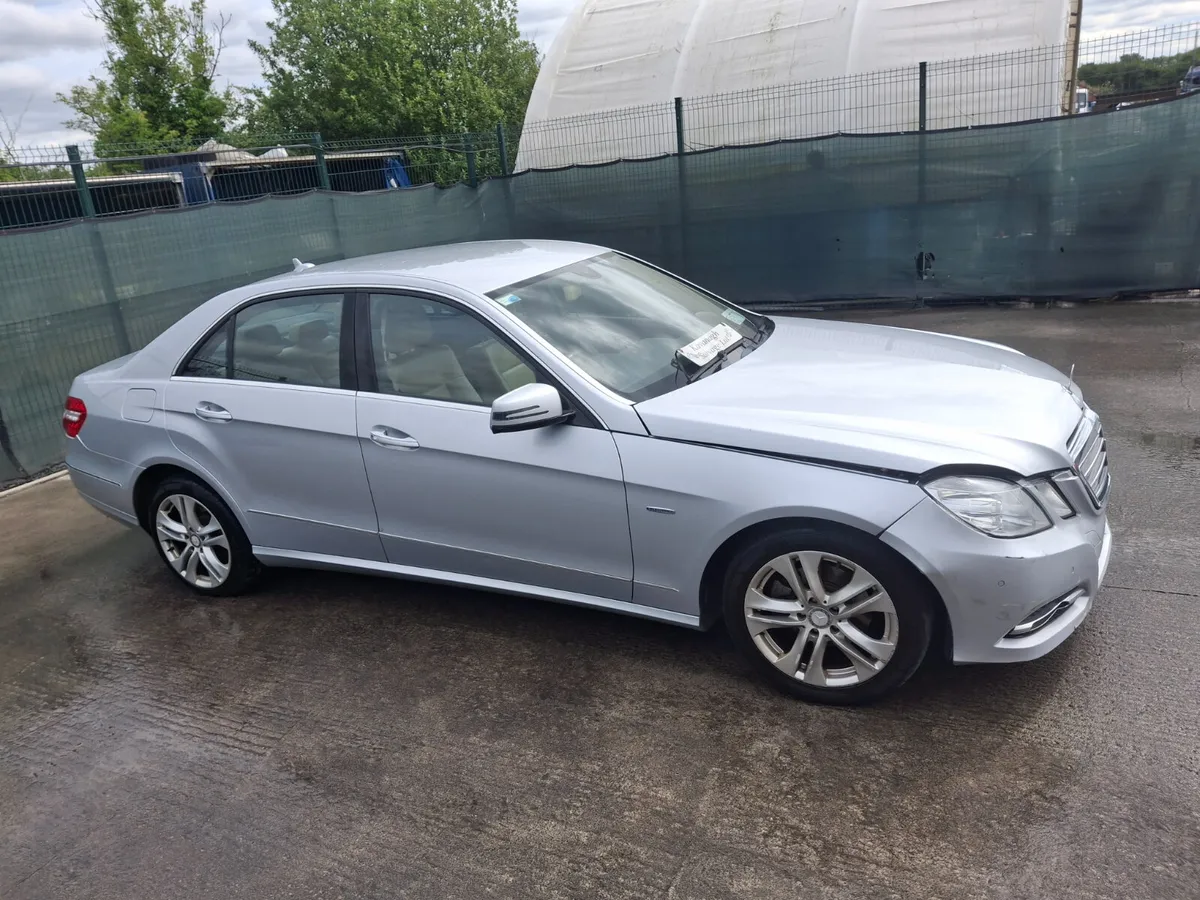 2012 Mercedes E220 CDI   Automatic - Image 3