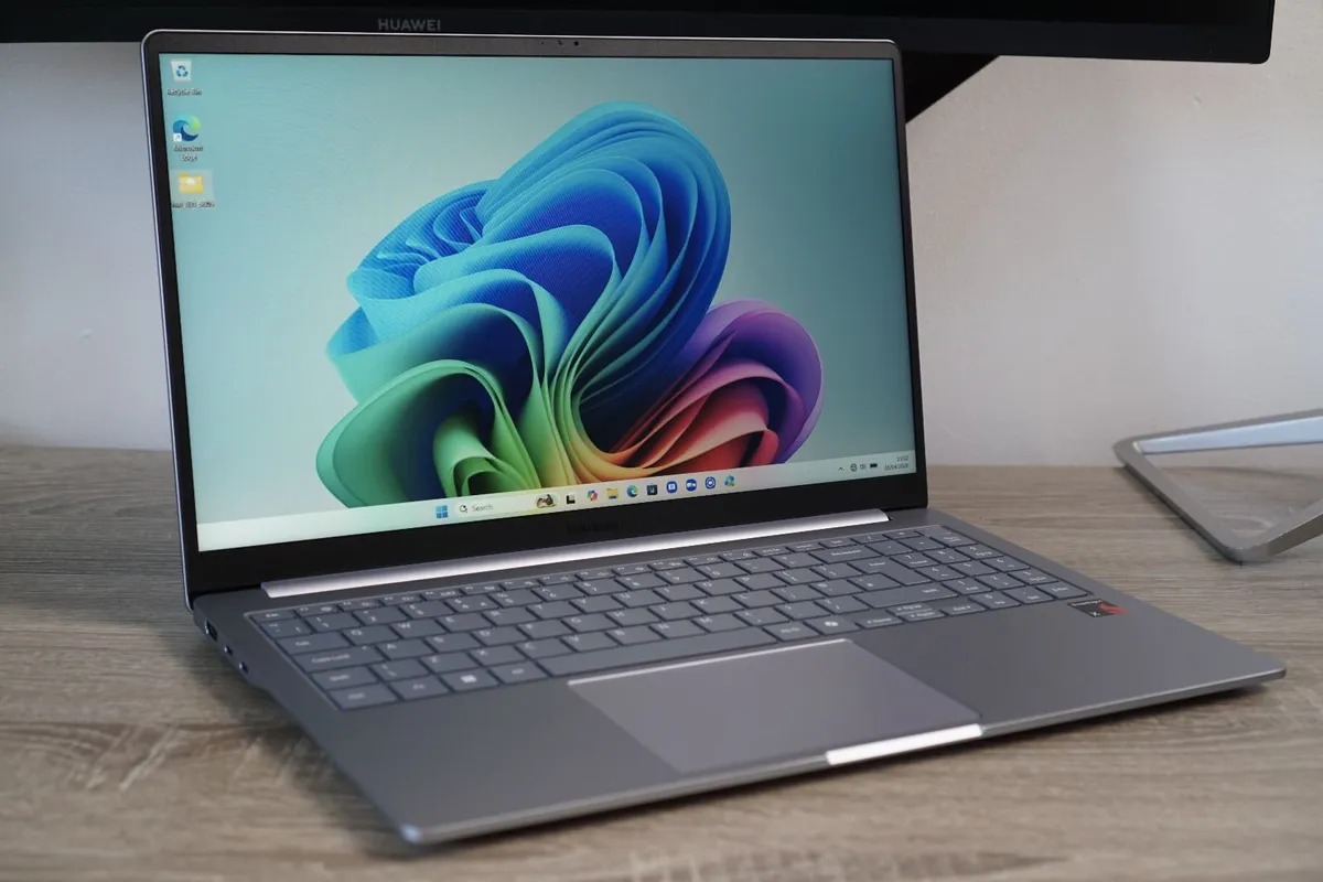 Samsung Galaxy Book4 Edge 15.6" |Snapdragon X Plus - Image 1