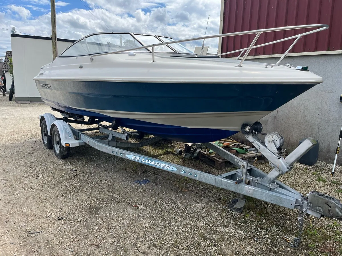 Maxum Speed Boat - Image 1