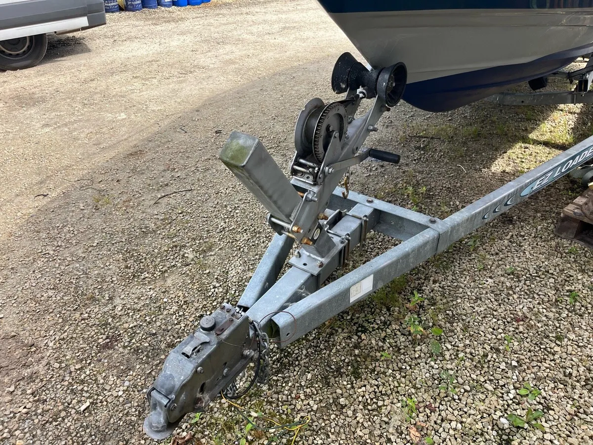 Maxum Speed Boat - Image 4