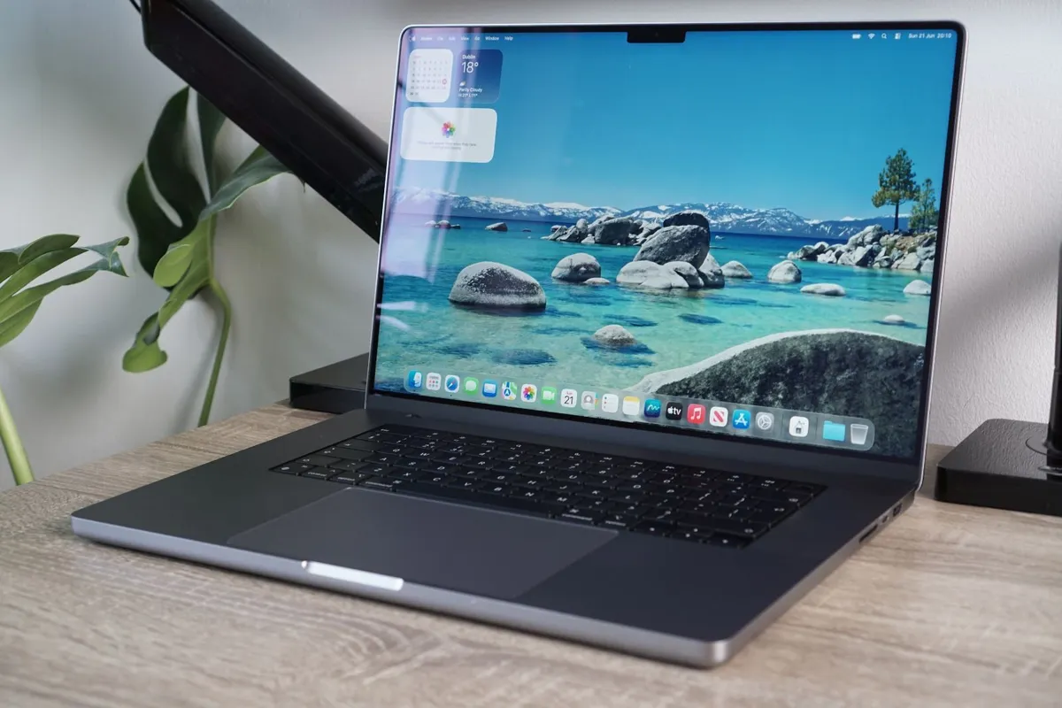 MacBook Pro 16" 2021 M1 Pro | 16GB | 512GB - Image 1