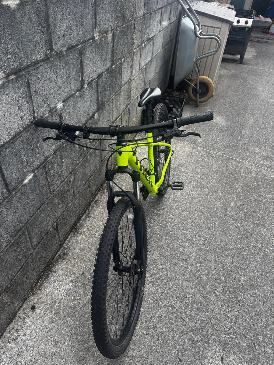 Trek Marlin 5 Mountain Bike – Excellent Condition - Image 2