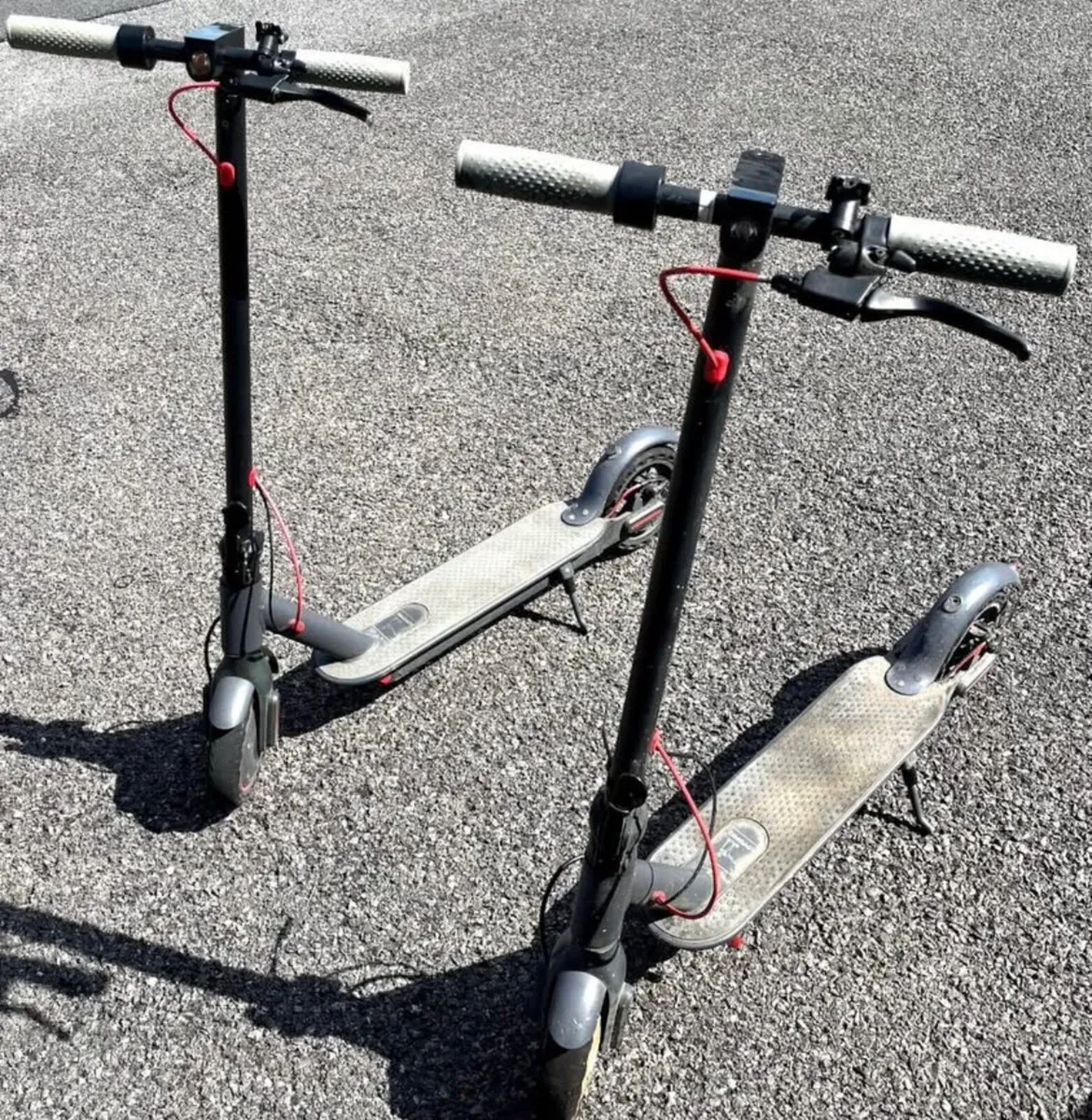 2x AOVO Pro Electric Scooters – Spares or Repair - Image 4