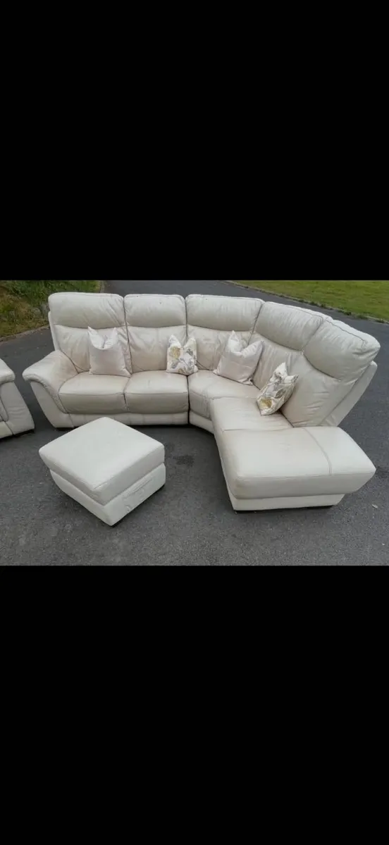 L shaped couch set - Image 2