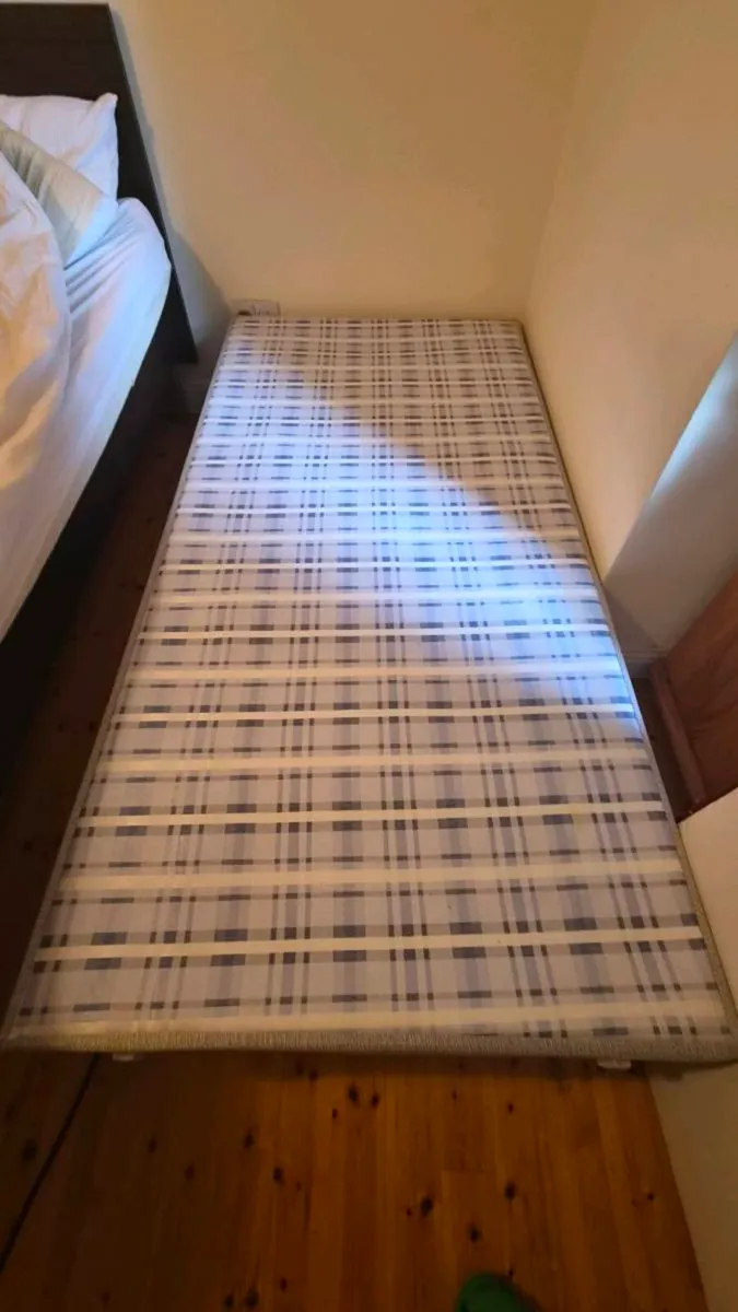 Single bed + mattress (negotiable) - Image 2