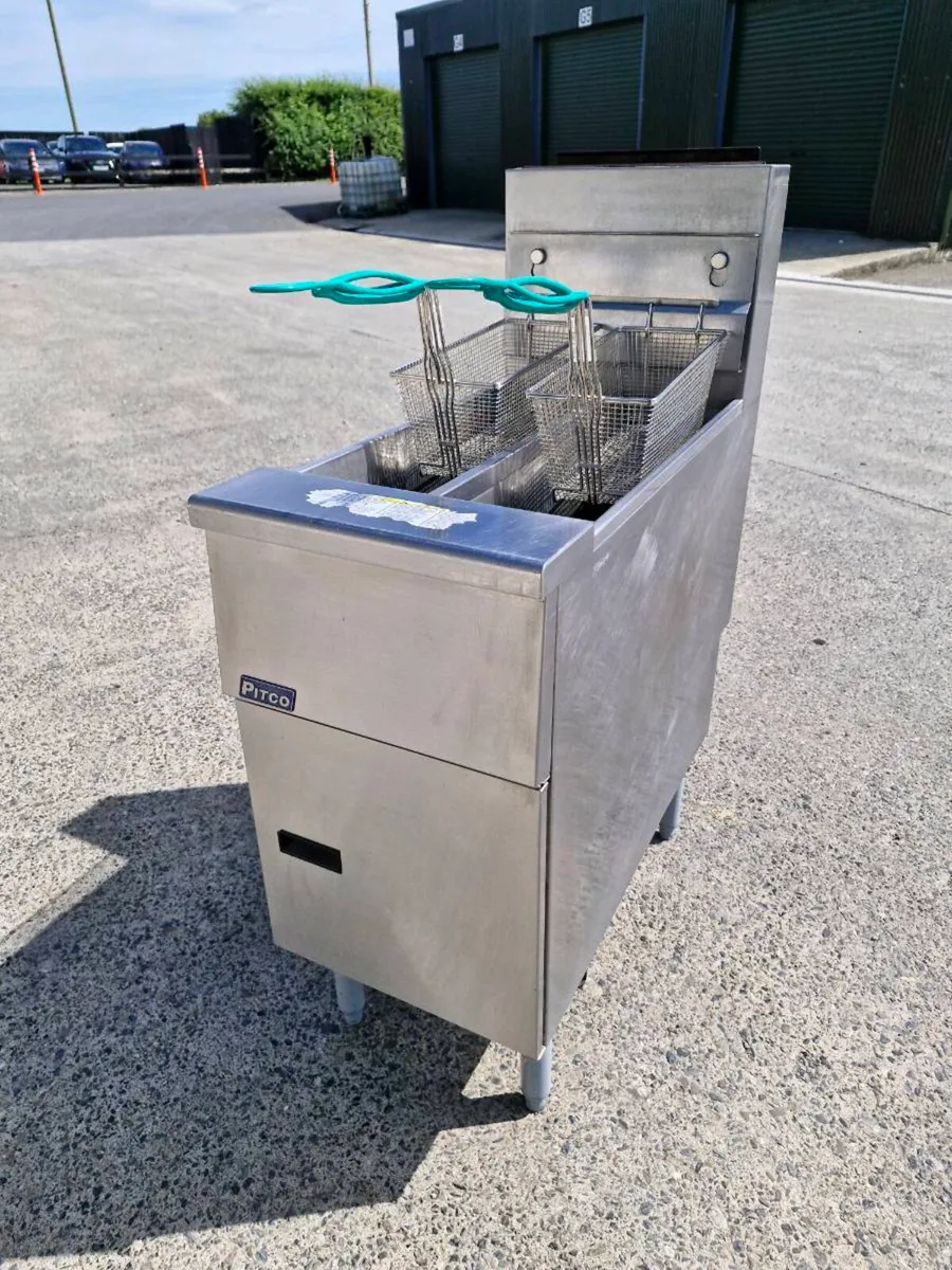 Pitco 4 Burner Split Well Gas Fryer - Image 1