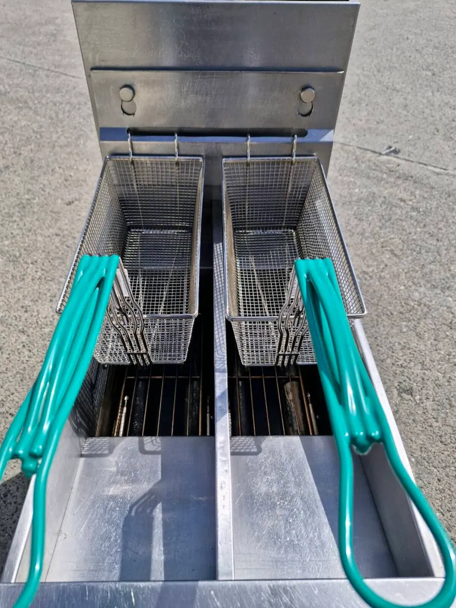 Pitco 4 Burner Split Well Gas Fryer - Image 2
