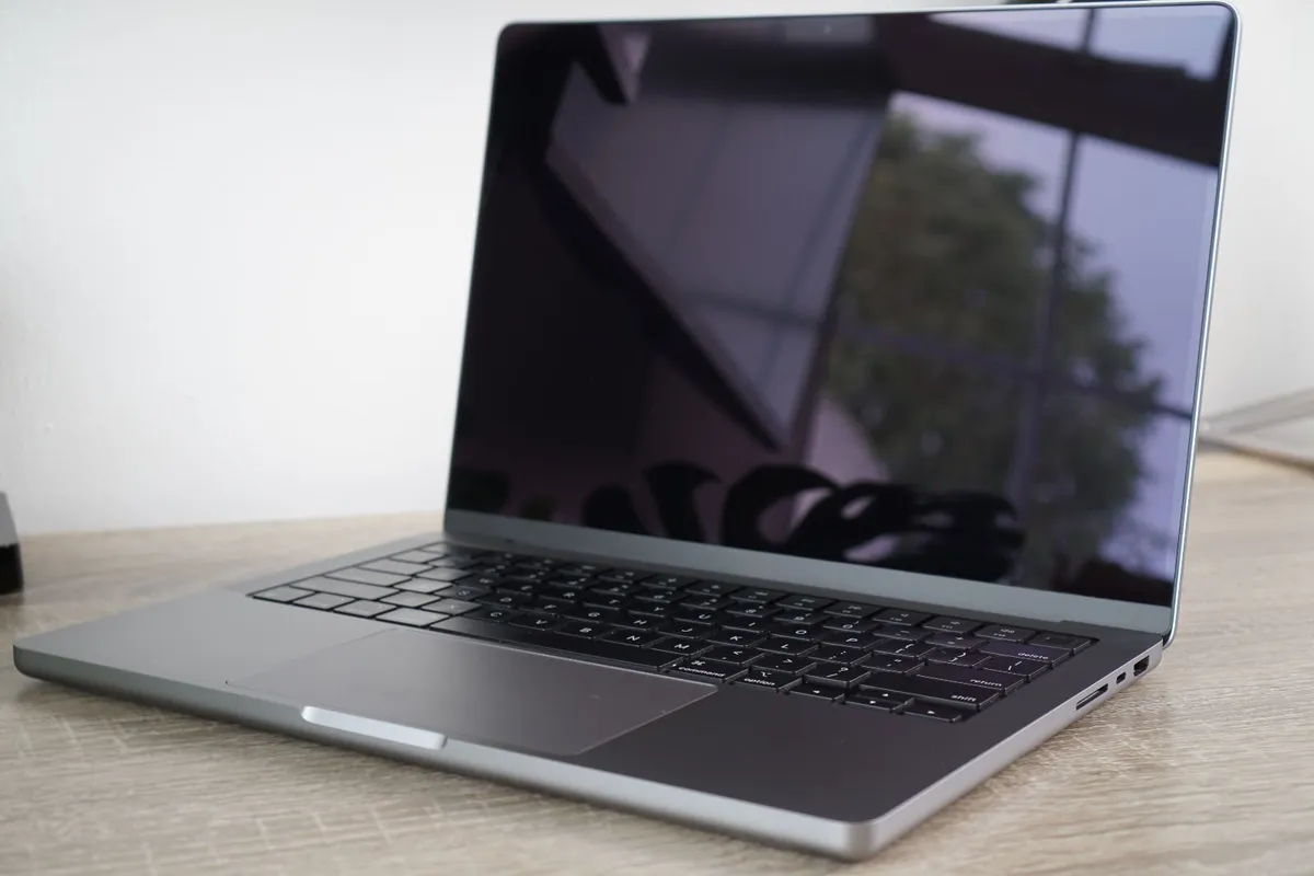 Macbook Pro 14" 2021 M1 Pro | 16GB | 512GB | 36cyc - Image 4