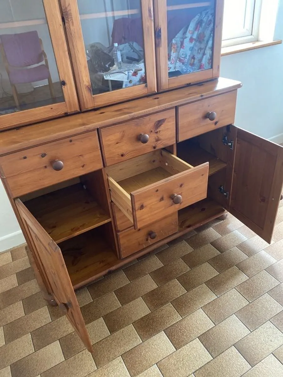 Dresser - Image 2