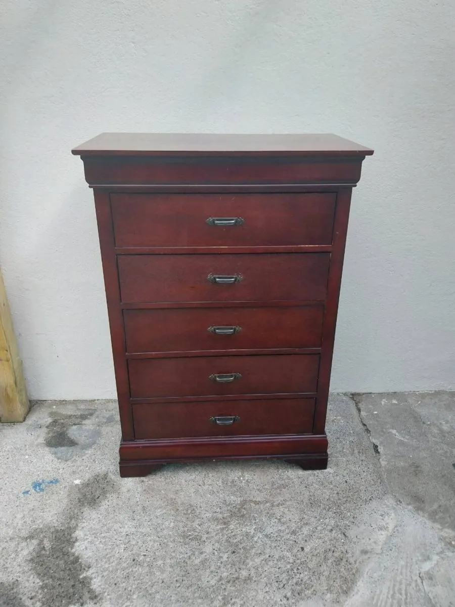 Mahogany chest of drawers also light shades - Image 1