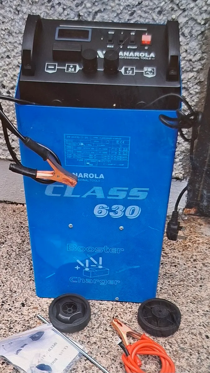 Battery charger abd booster 12/24v. 230v - Image 1
