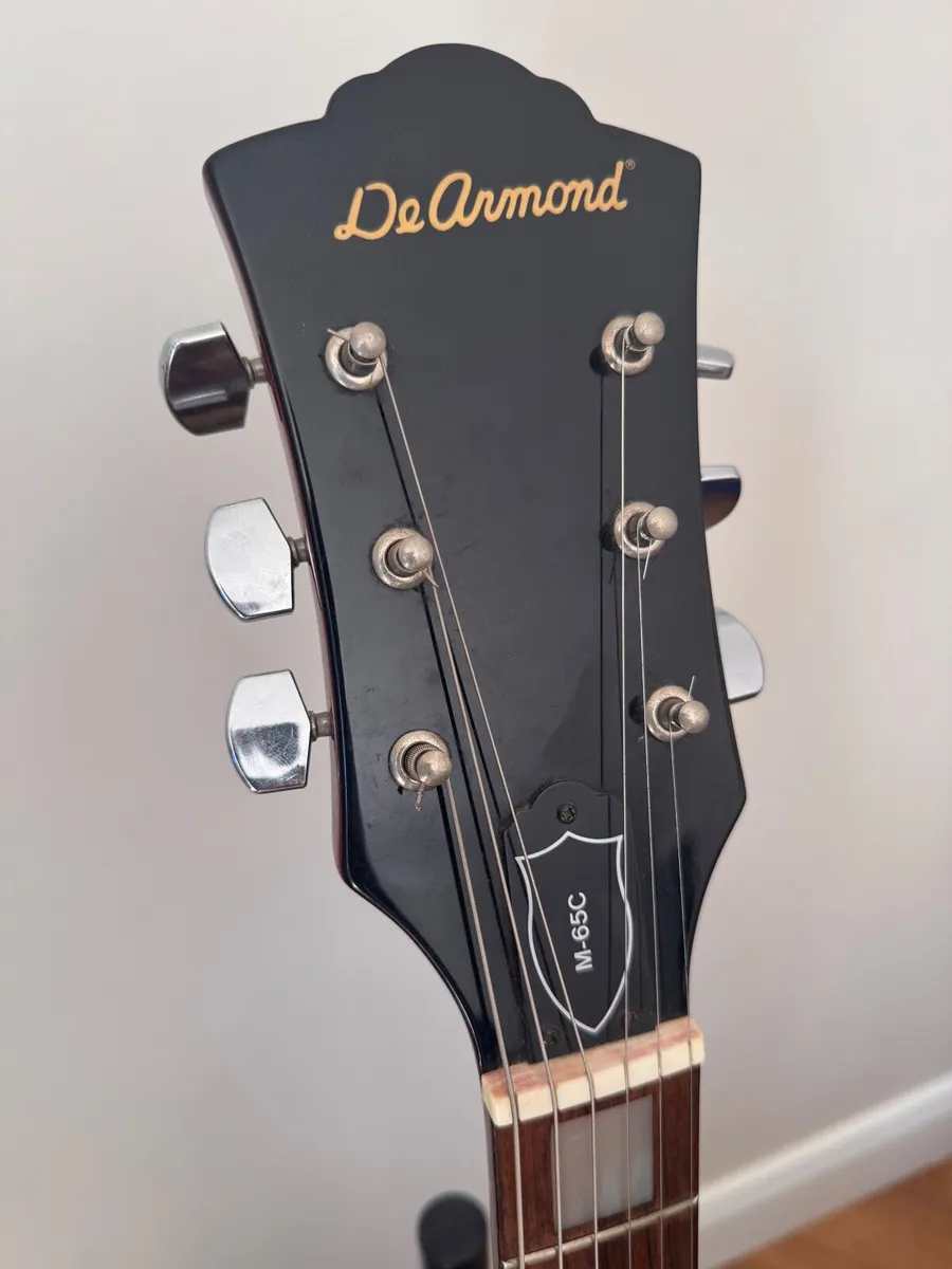 DeArmond Electric Guitar with Bigsby Tremalo - Image 2