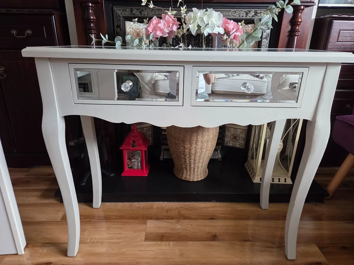 Console Table - Image 1