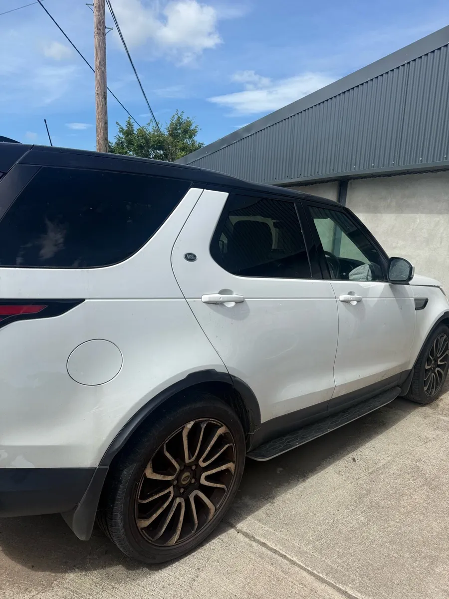 Landrover Discovery 5 - Image 3