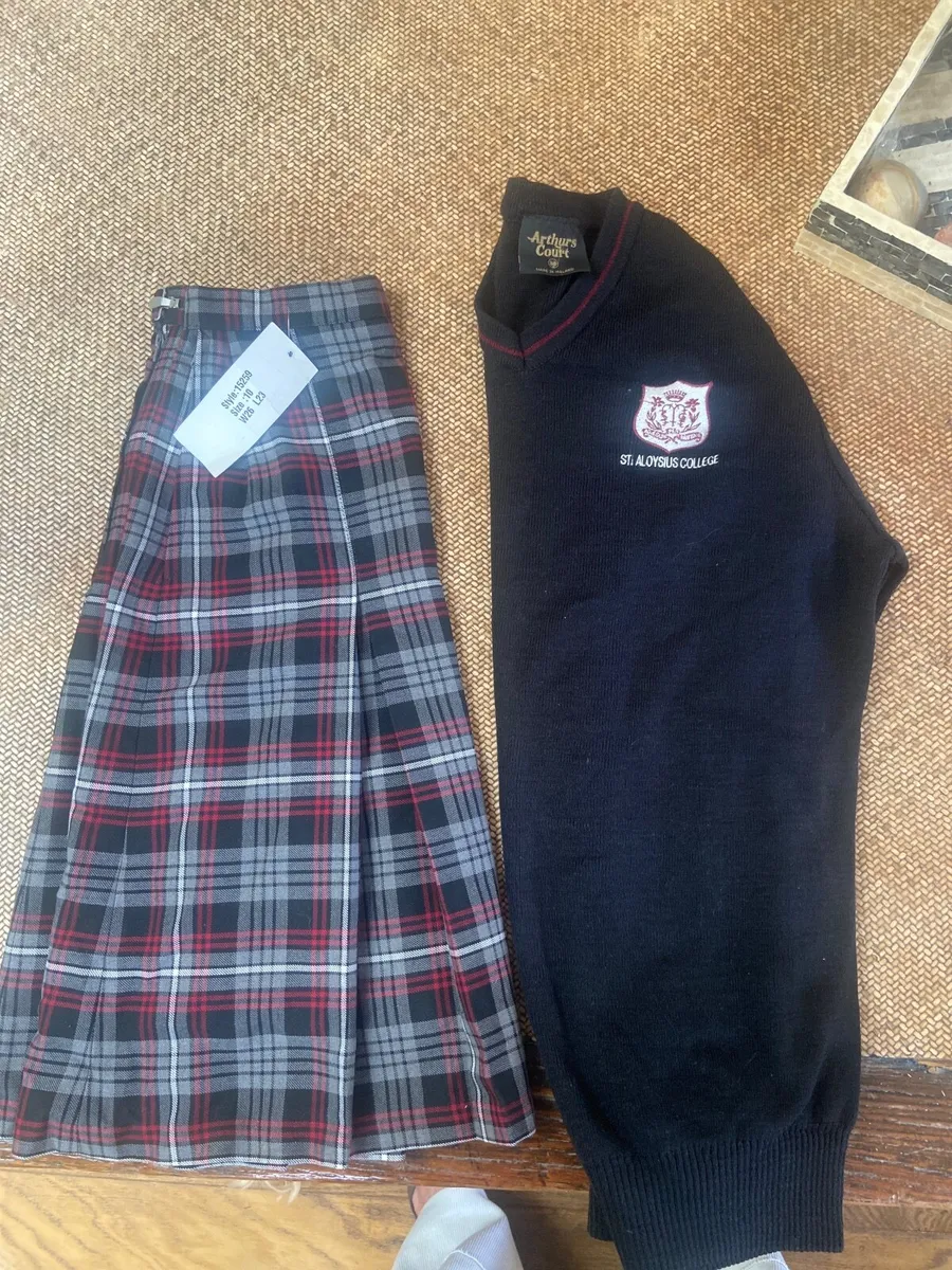 St Aloysius Carraigtwohill uniform